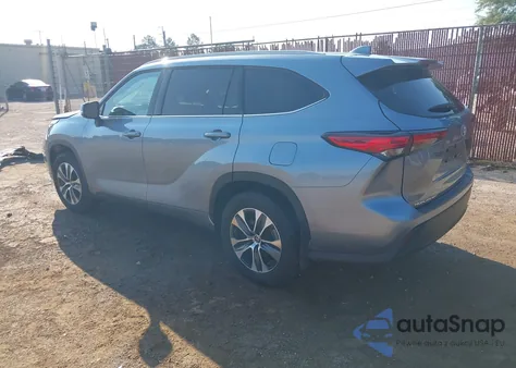 2022 Toyota Highlander Xle из США, поврежденный, VIN 5TDGZRAH1NS131682